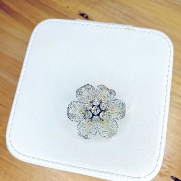 Vintage Costume Jewelry Brooch - Picture 2 of 3